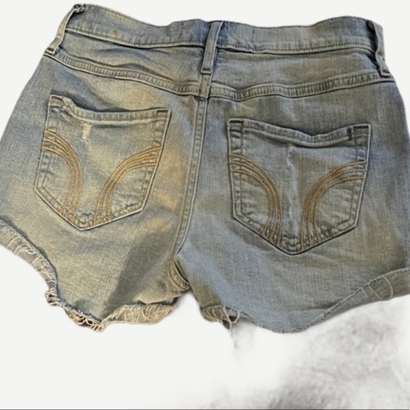 🌺Women’s Hollister Short-Short High Rise Jeans - Picture 2 of 4